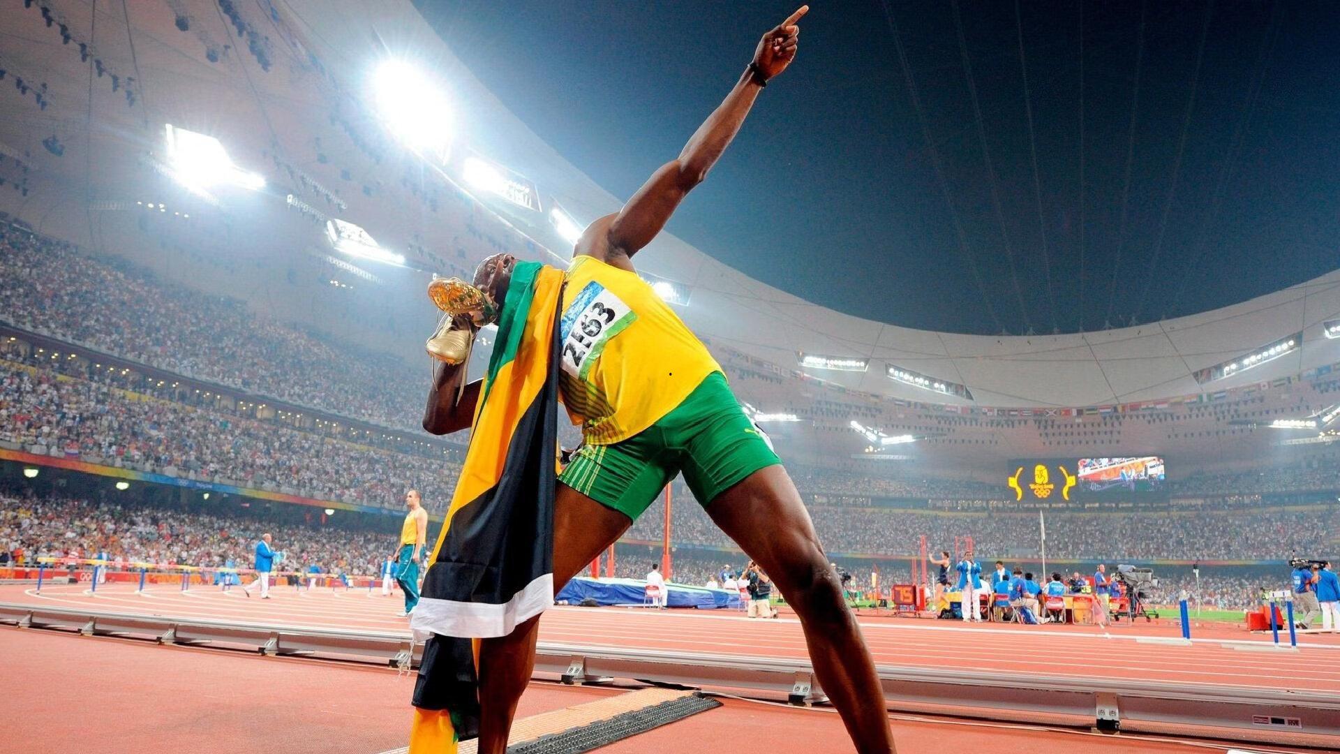 中国足球拜年啦！牛年大吉！牛气冲天！Happy牛Year！