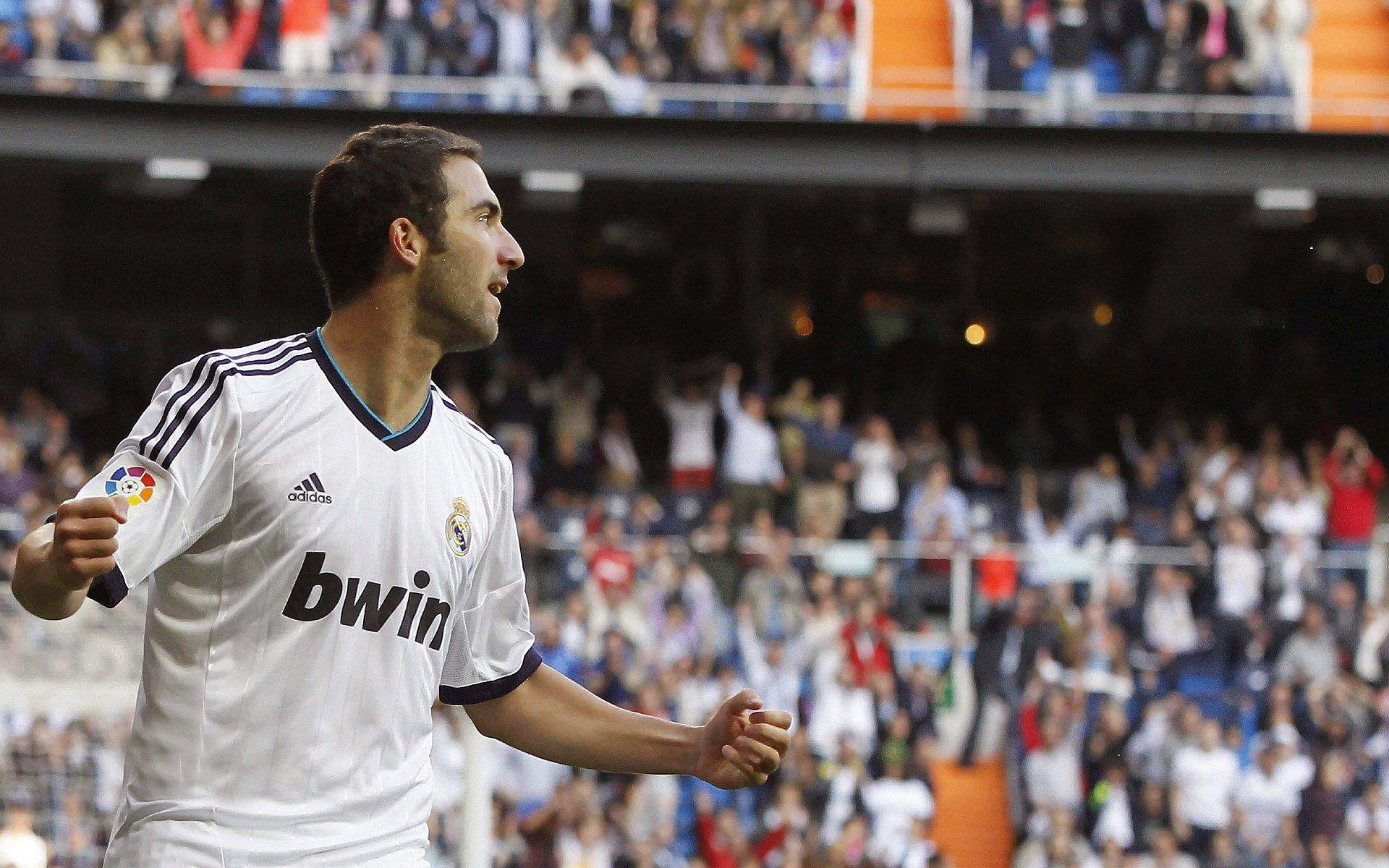 皇马球迷意难平！欧冠出局夜，1-2不敌曼城仅是表象，五大心结更刺痛伯纳乌